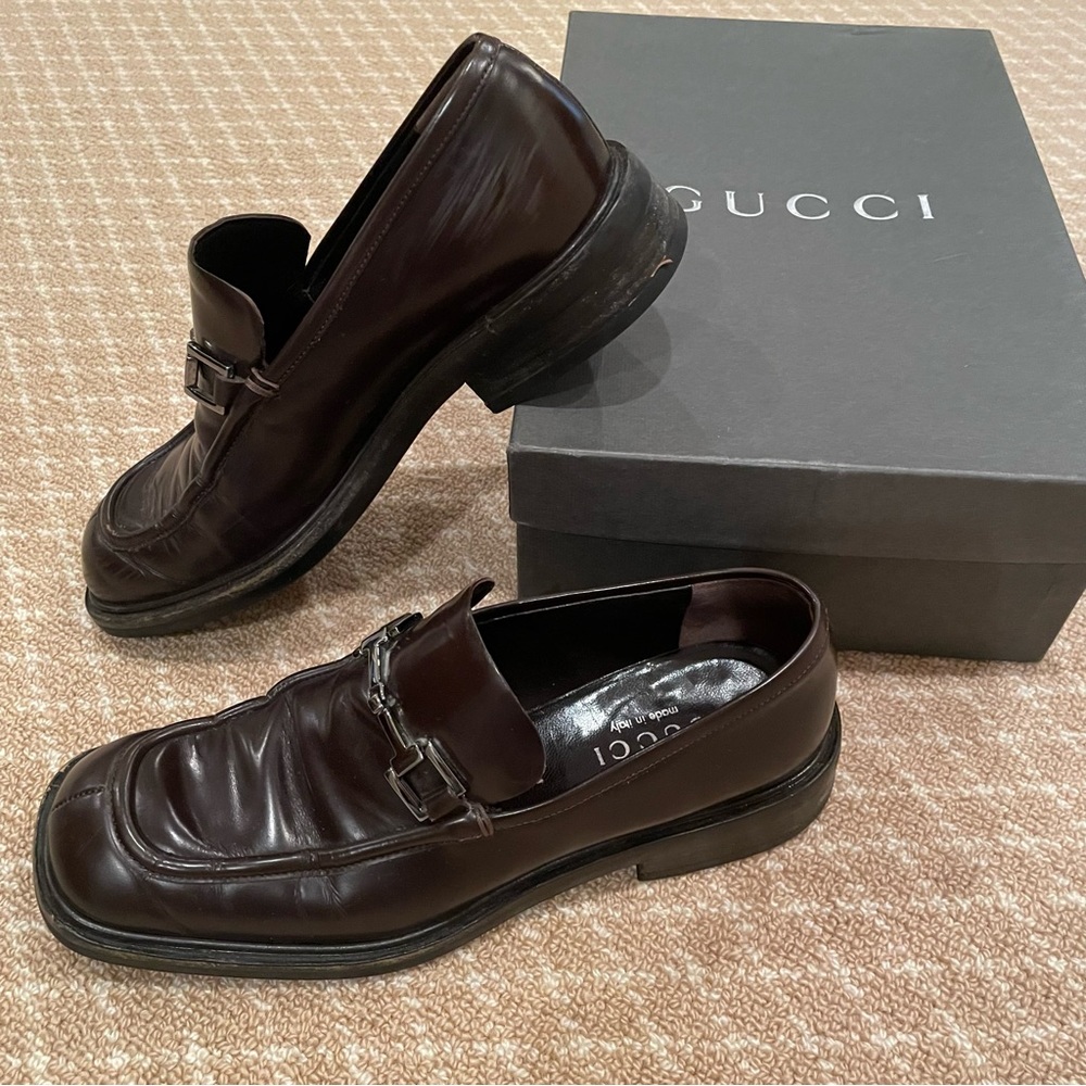 VINTAGE GUCCI loafers. AUTHENTIC. Includes Box. 6.5 Brown.